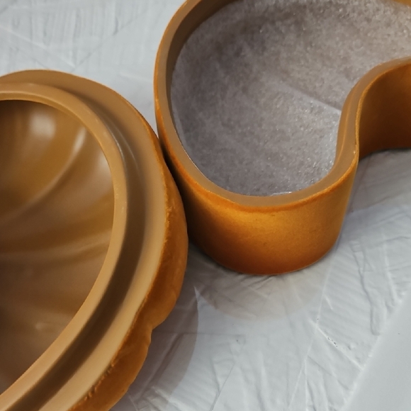 2** Croissant-Shell-Shaped Decorative Catch-All Storage - Picture 4 of 12